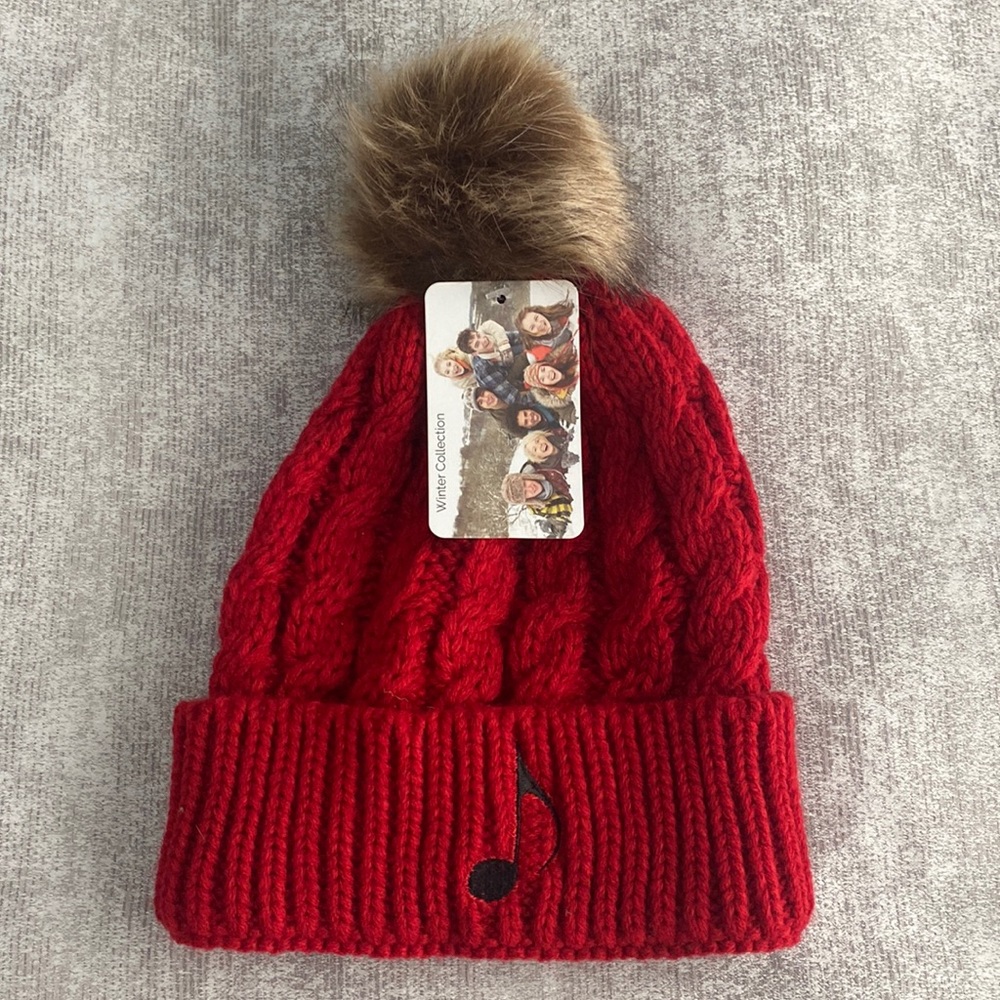 Simplicity Winter Hat with Music Note and Pom